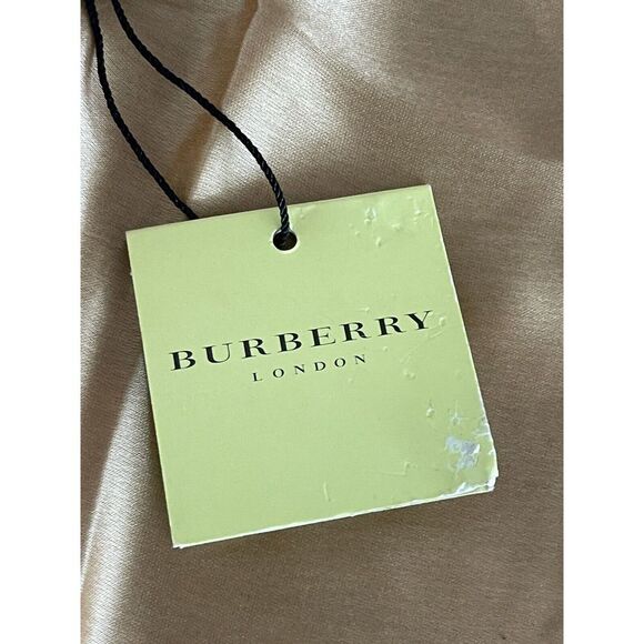 Burberry Scarf Shawl Wrap Stole Authentic BB Logo London Soie Silk 100% READ - Picture 4 of 16